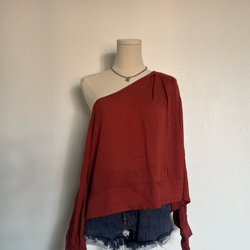 NWT warmstone Free People one shoulder shirt